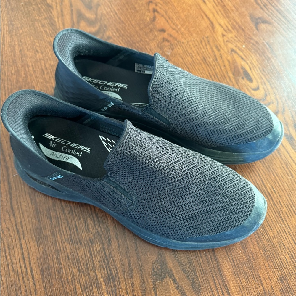Sketchers slip on shoes